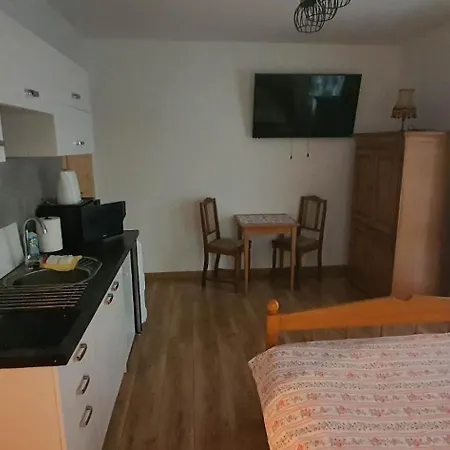 U Ewy 게스트하우스 3*